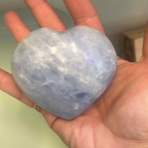 Blue calcite